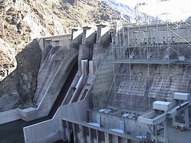 Photo of Hells Canyon Dam.